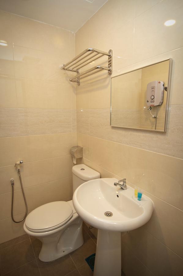 Hotel Cheqinn Ipoh Bagian luar foto